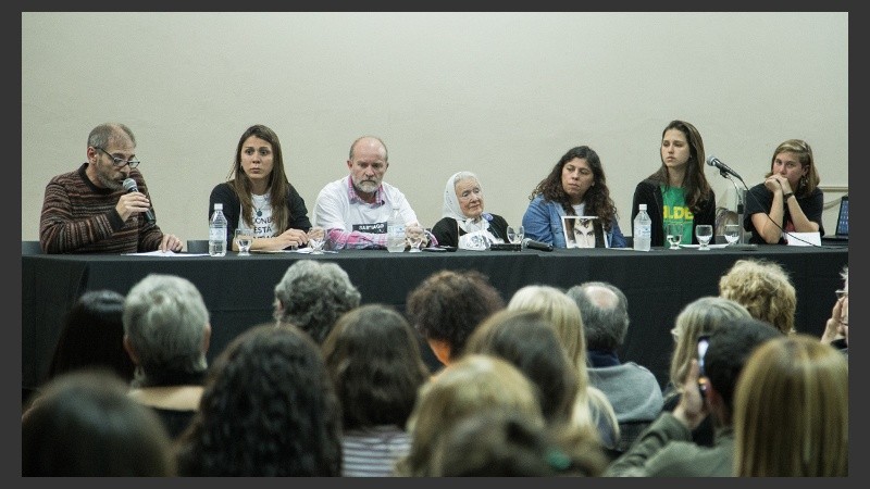 La charla se dio en el marco de la III Jornada de Derechos Humanos y Psicología. (Alan Monzón/Rosario3.com)