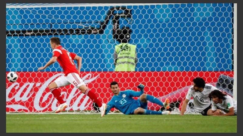 Cheryshev festeja el suyo. Los rusos, con gran poder de gol.