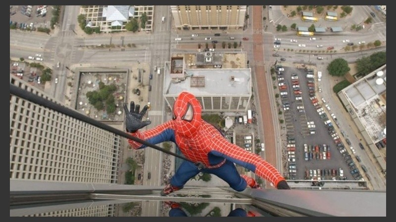 Un joven malayo murió en enero de este año al precipitarse –disfrazado de Spiderman– de la terraza de un edificio.
