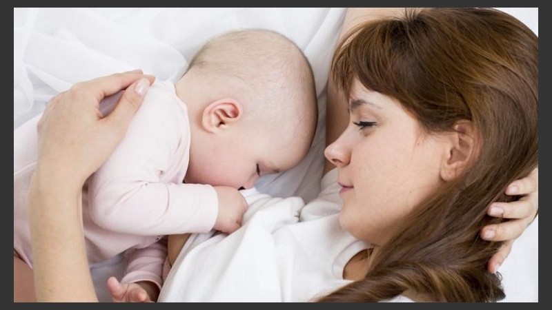 La lactancia ayuda a la madre a reducir el riesgo de padecer enfermedades cardiovasculares en el futuro.