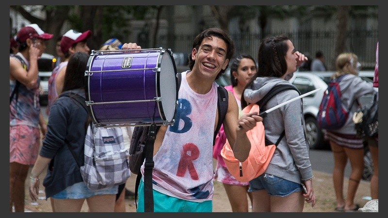 Los jóvenes se hicieron sentir por las calles de Rosario.