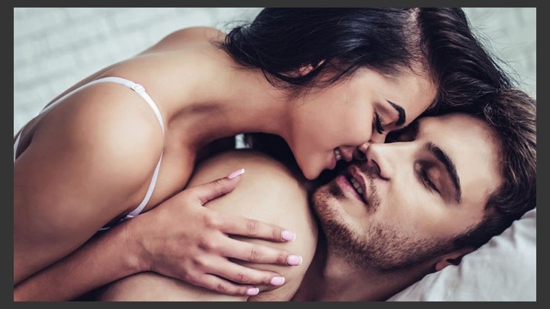 Con el sexo se libera oxitocina, la hormona del amor que fortalece vínculos afectivos.