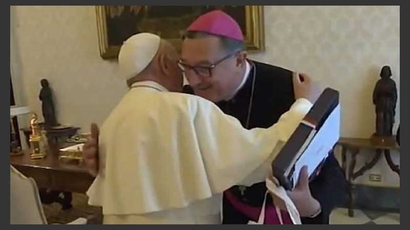 El saludo de bienvenida del Papa para el arzobispo de Rosario.