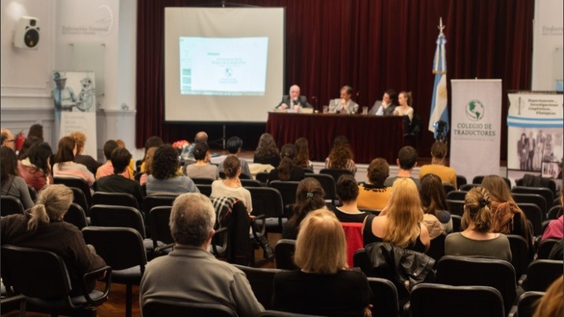El auditorio durante la presentación del diccionario de la lengua de la Argentina.
