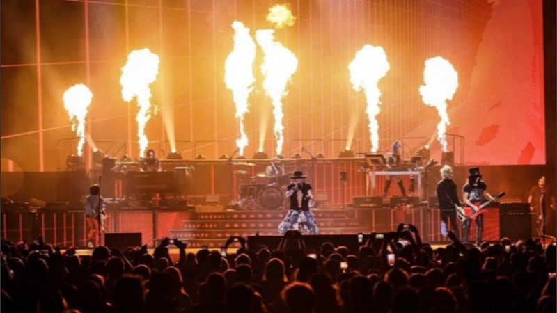 Guns N' Roses integra el line up del Lollapalooza 2020 que se llevará a cabo del 27 al 29 de marzo en el Hipódromo de San Isidro, en Buenos Aires.