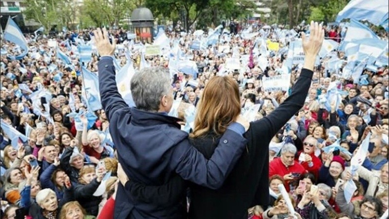 Macri en Río Cuarto con Juliana Awada.