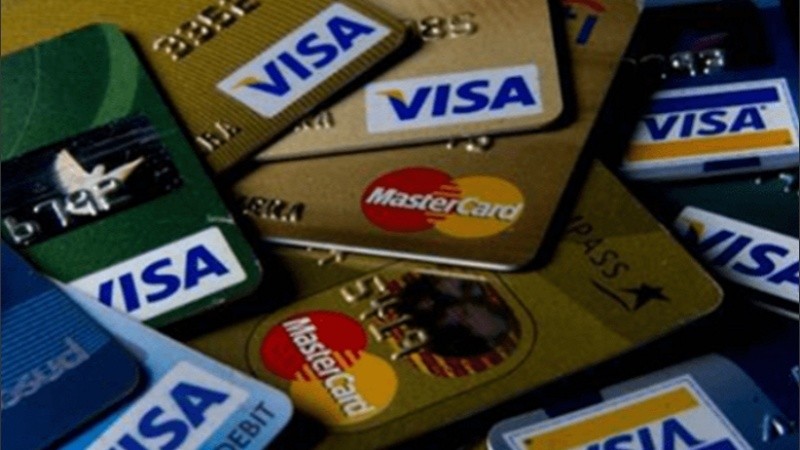 Por ahora, el BCRA no puso restricciones a los gastos en el exterior con tarjetas de crédito y débito.