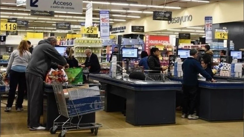 Los gastos de supermercados siguen en ascenso.