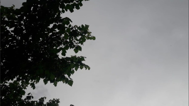 Cielo gris en este día de miércoles. 