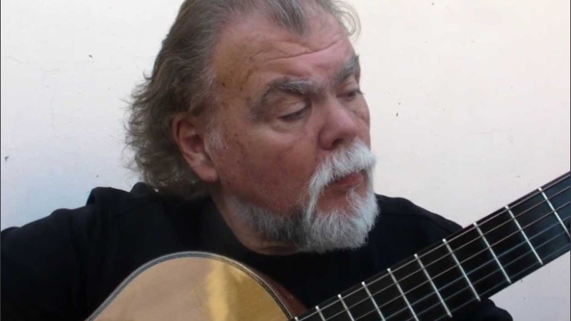 El cantautor argentino falleció este lunes a los 71 años.
