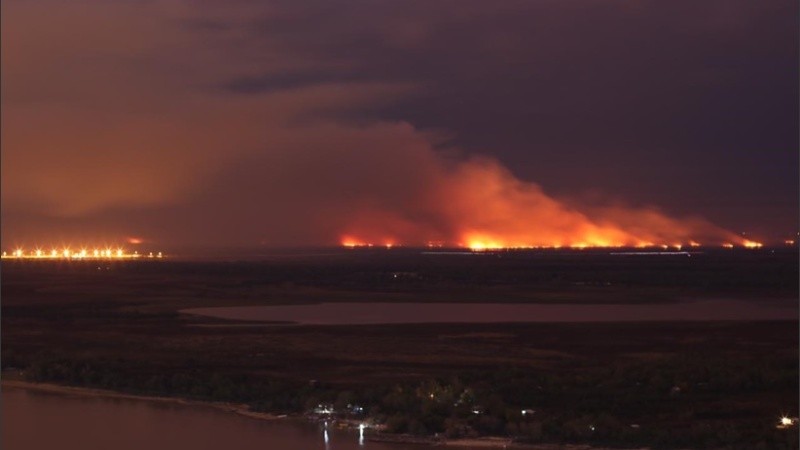 Los focos de incendio se mantenían este lunes a la noche.