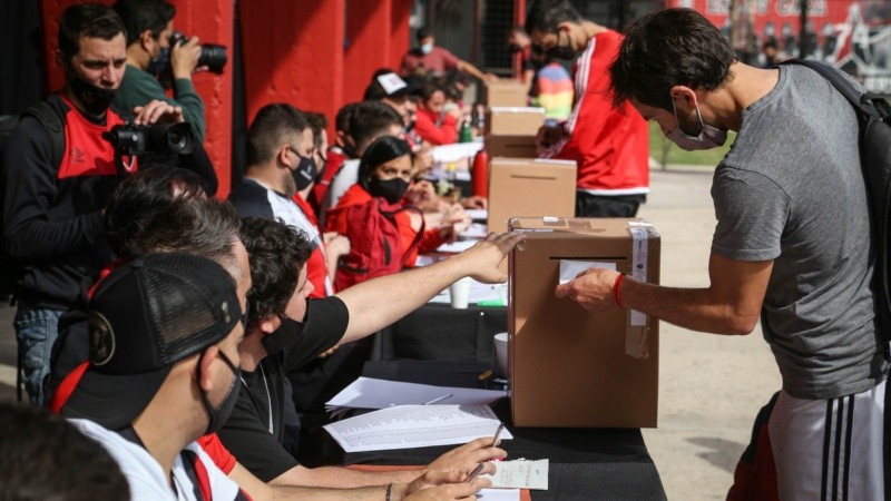 En el último acto eleccionario, Astore había arrasado en las urnas.