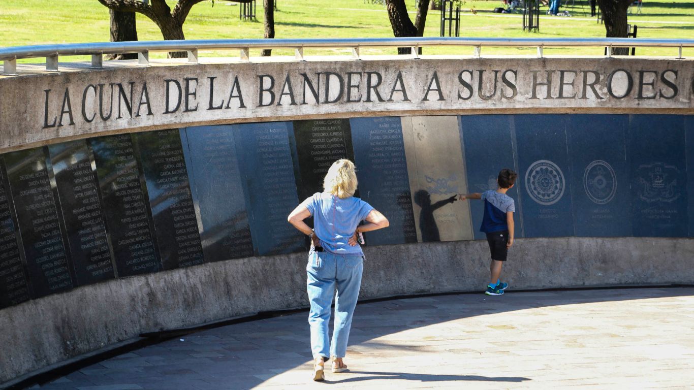 A 40 años de Malvinas, cuáles son y qué nos dicen hoy los espacios de homenaje en Rosario