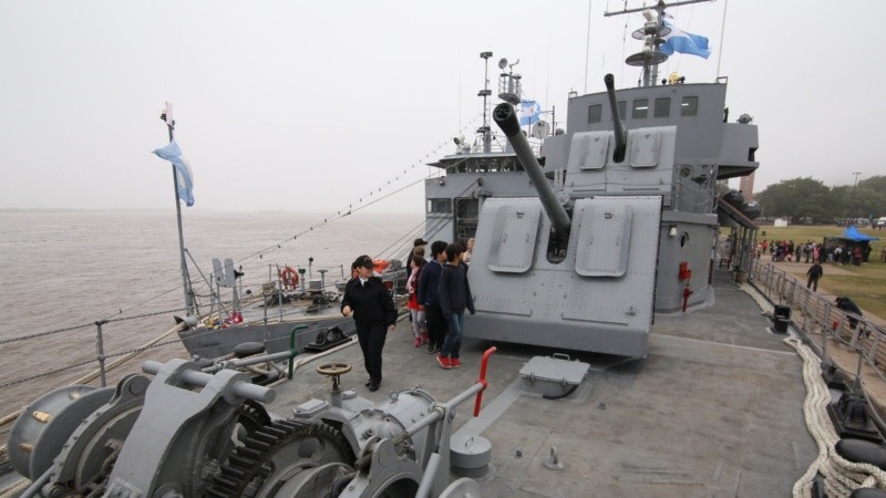 El barco amarrará frente al Monumento y podrá ser visitado por el público.