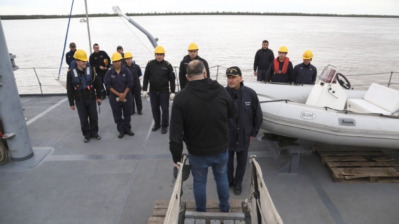 El ex combatiente fue el primero en subir al buque tras el amarre en Rosario.