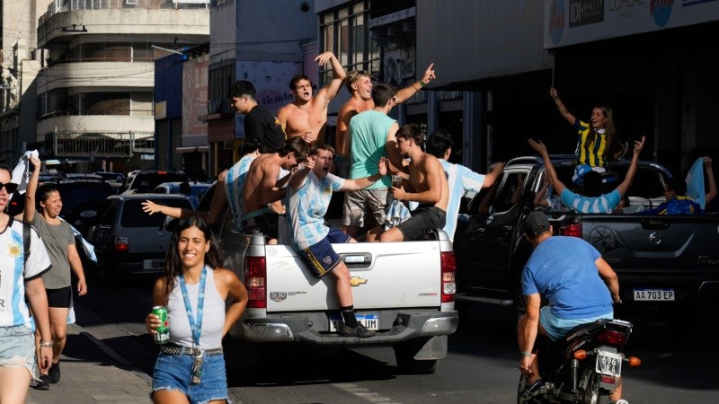 Los festejos en las calles rosarinas. 