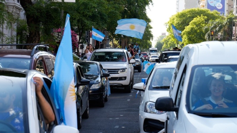 Los festejos en las calles rosarinas. 