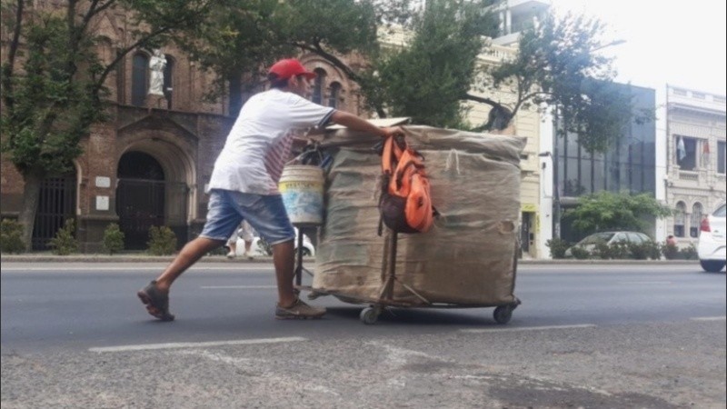 Muchas personas que perdieron empleos formales optaron por ser cartoneros.