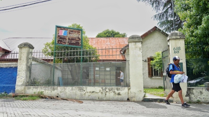 El edificio de Avellaneda 600 bis en el que funciona la delegación Rosario dle Patronato de Liberados.