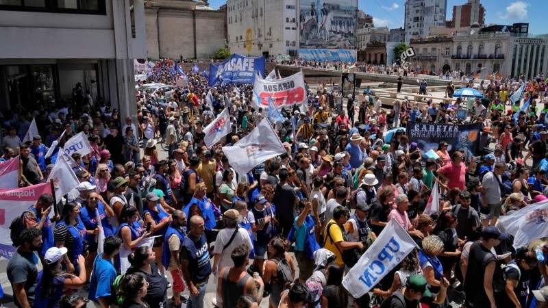 El paro y la movilización se sintieron fuerte en Rosario este miércoles