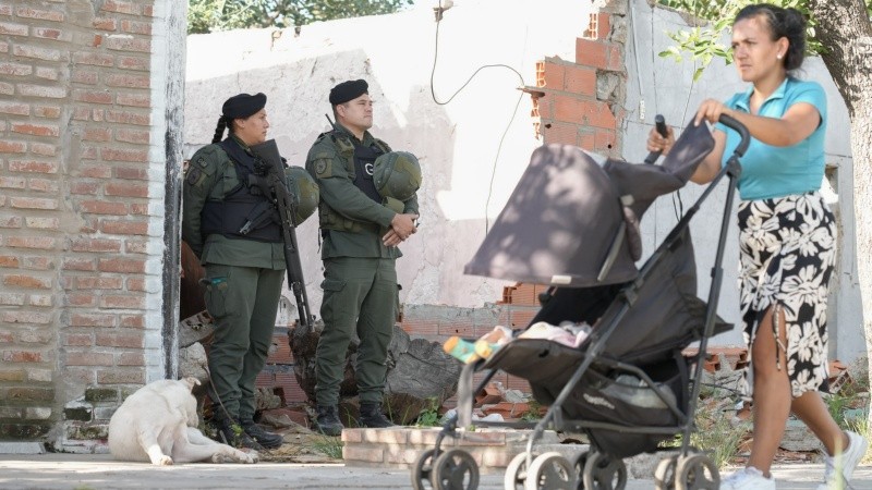 Gendarmería patrulla el barrio Los Pumitas desde hace un año, tras el crimen de Maxi Jerez.