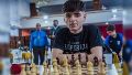 Quién es el joven rosarino que le ganó al "Messi del ajedrez"