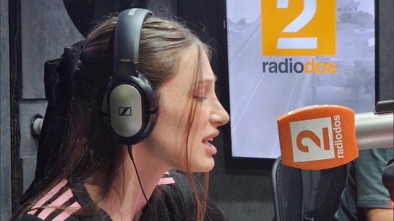 La cantante Yamie Safdie estuvo en radio2.