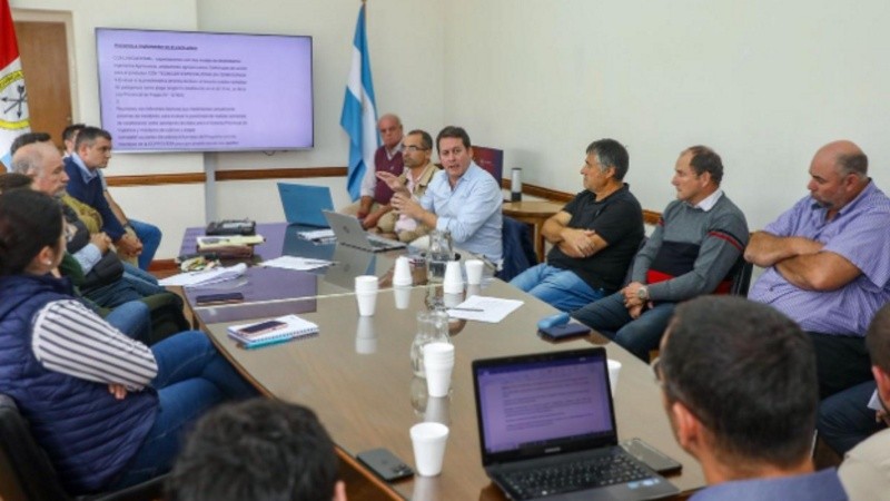 La mesa de trabajo, encabezada por el secretario de Agricultura y Ganadería de la cartera productiva, Ignacio Mántaras.