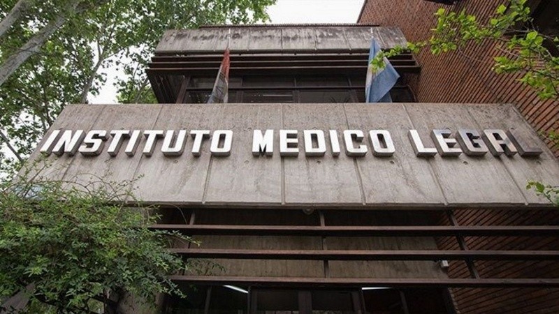 El cuerpo del conductor fue trasladado al Instituto Médico Legal de Rosario.