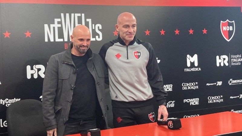 Méndez fue presentado por el Director Deportivo de Newell's, Ariel Michaloutsos.