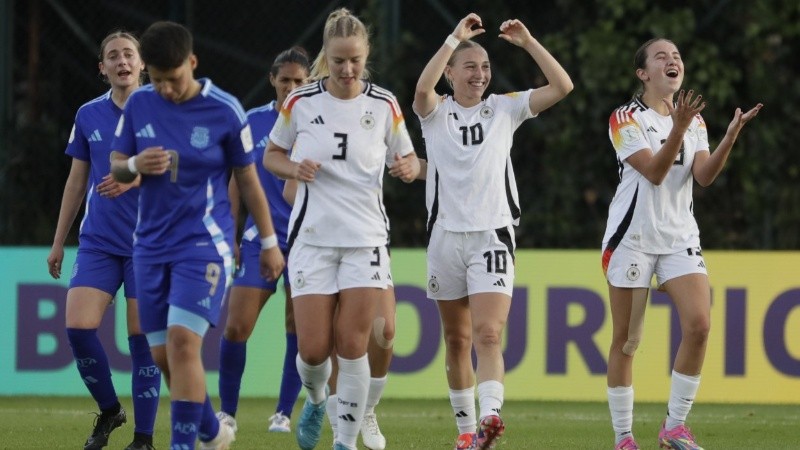 Celebra Sophie Nachtigall (10), figura con dos goles en la tarde colombiana.