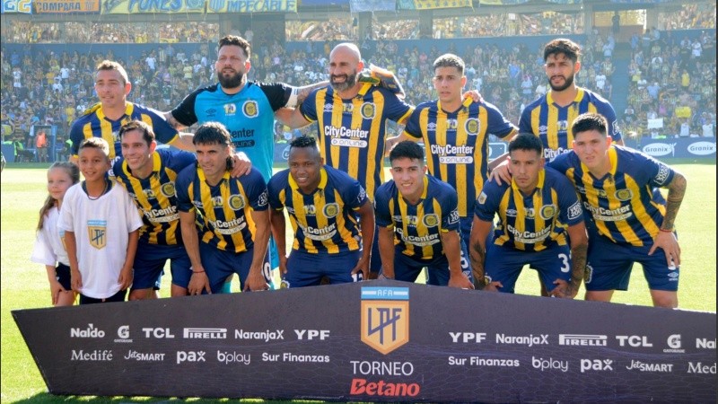 Los once titulares de Central que salieron a la cancha contra Banfield en Arroyito.