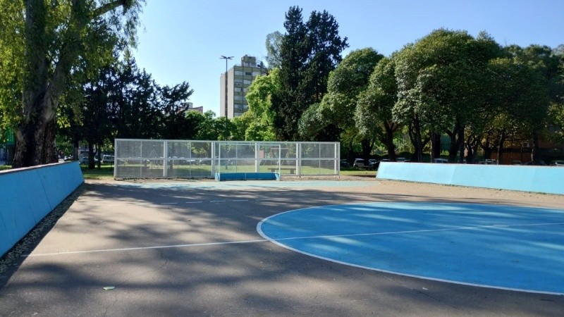 La cancha que fue vandalizada con un mensaje repudiable.