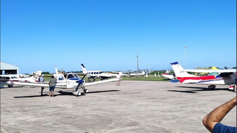 Aeródromo Municipal Tomas B. Kenny de Venado Tuerto cuenta con una pista de asfalto de 1.500 metros de largo.