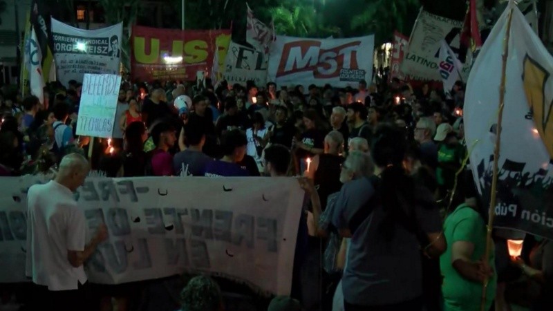 La marcha comenzó en plaza San Martín y finalizó en plaza 25 de Mayo.