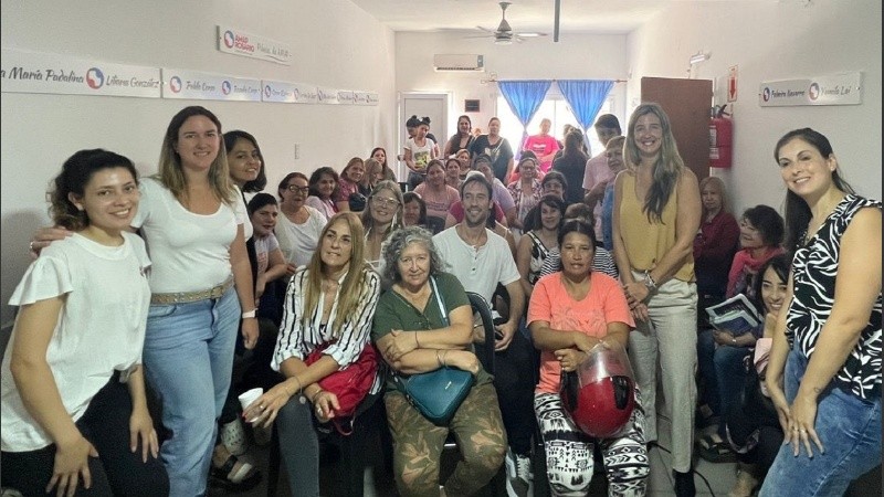 La presentación de los resultados de la encuesta de Amap, con las mujeres que fueron relevadas y la secretaria de Género Moni Ferrero.