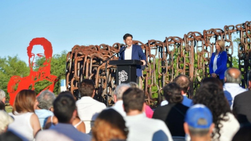 Kicillof en San Pedro por el Día de la Soberanía.