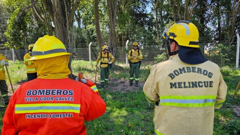 Continúa la capacitación de brigadistas para combatir incendios forestales en Santa Fe.