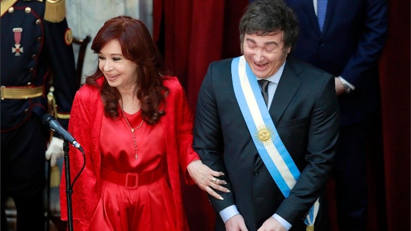 Cristina le dijo a Milei que el que le escribe los discurso le hizo 