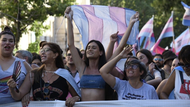 La movilización en Rosario inició en la plaza San Martín y se extendió hasta el Monumento a la Bandera.