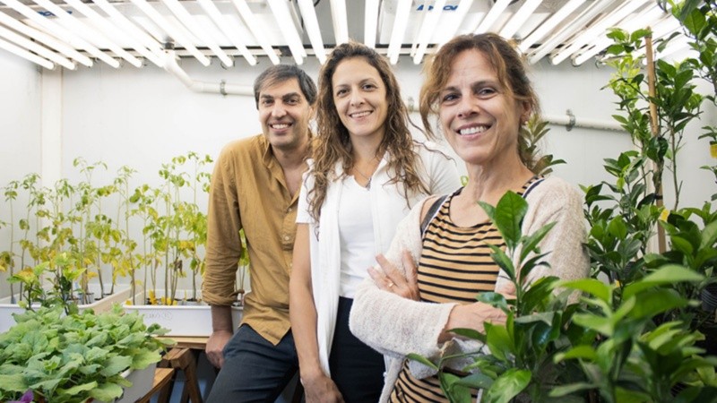 Pavel Kerchev, Lucila García y Maria Rosa Marano en el IBR.