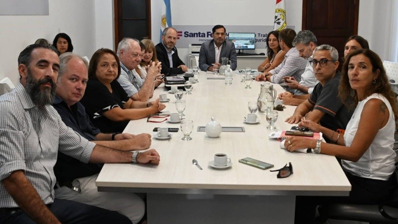 Provincia y gremios de salud se reunieron este viernes en la sede del Ministerio de Trabajo.