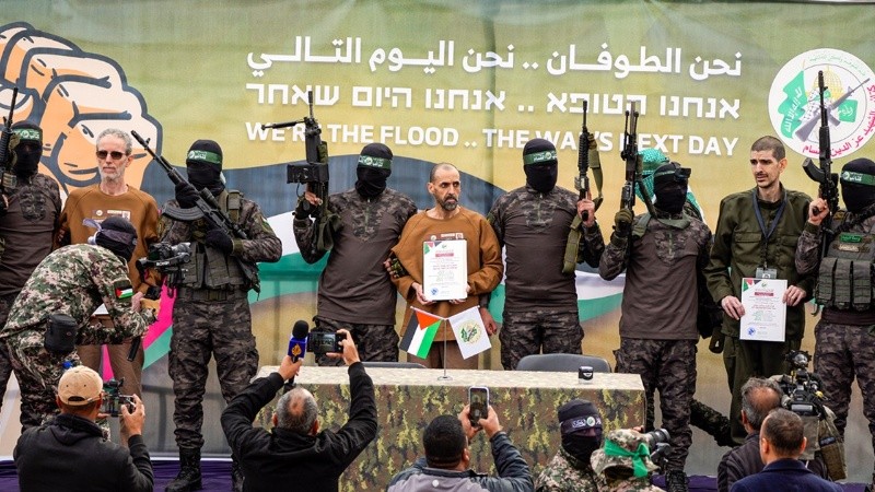 El quinto intercambio de rehenes por prisioneros entre Hamas e Israel se concretó este sábado.