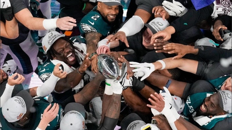 El festejo de los Eagles tras consagrarse en el Super Bowl del domingo.