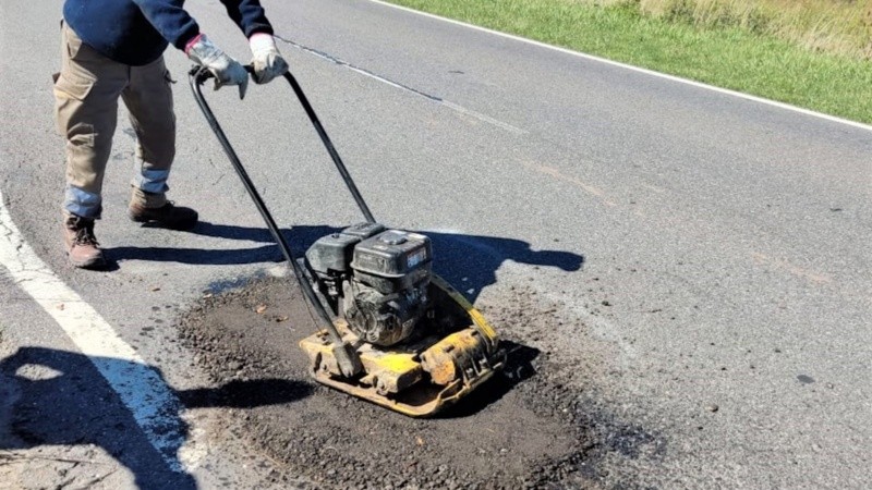 Vialidad Nacional realiza tareas de mantenimiento en rutas del sur santafesino.