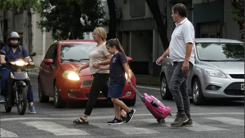 Imágenes del primer día de clases en Rosario.