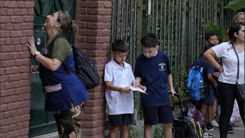 Imágenes del primer día de clases en Rosario.