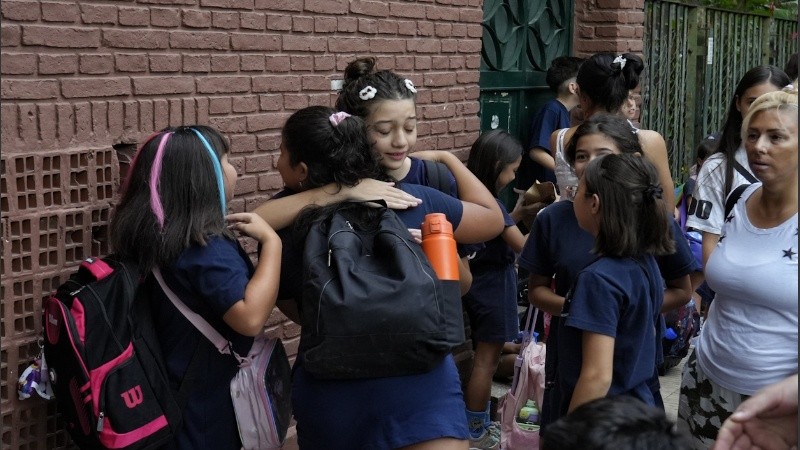 Imágenes del primer día de clases en Rosario.