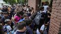 Niños y niñas comienzan las clases en las escuelas santafesinas.