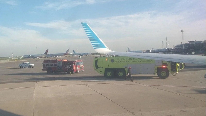 El pasaje se mantuvo en una situación normal y el avión aterrizó sin ningún tipo de inconveniente.